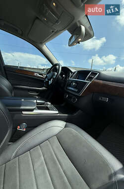 Внедорожник / Кроссовер Mercedes-Benz M-Class 2011 в 