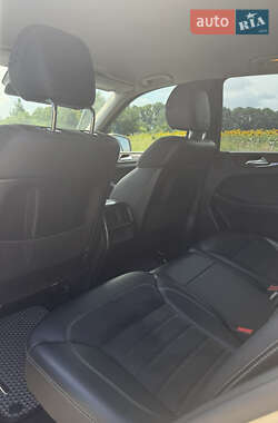 Внедорожник / Кроссовер Mercedes-Benz M-Class 2011 в 