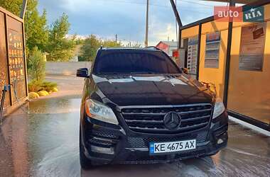 Позашляховик / Кросовер Mercedes-Benz M-Class 2015 в Дніпрі