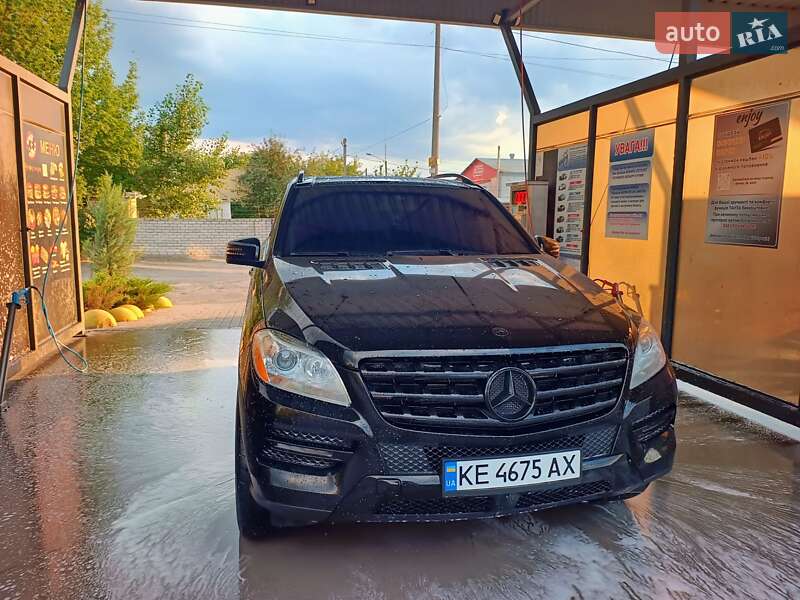 Позашляховик / Кросовер Mercedes-Benz M-Class 2015 в 