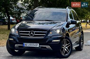 Внедорожник / Кроссовер Mercedes-Benz M-Class 2011 в 