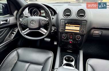 Внедорожник / Кроссовер Mercedes-Benz M-Class 2011 в 