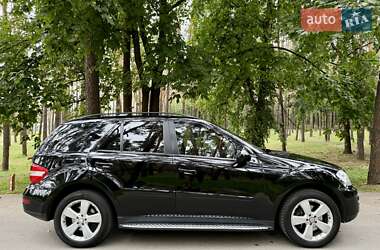 Позашляховик / Кросовер Mercedes-Benz M-Class 2010 в 