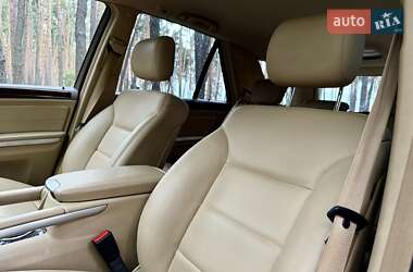 Позашляховик / Кросовер Mercedes-Benz M-Class 2010 в 