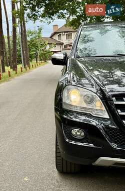 Позашляховик / Кросовер Mercedes-Benz M-Class 2010 в 