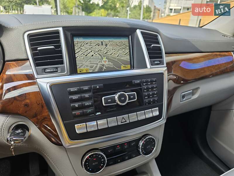 Внедорожник / Кроссовер Mercedes-Benz M-Class 2012 в Чопе