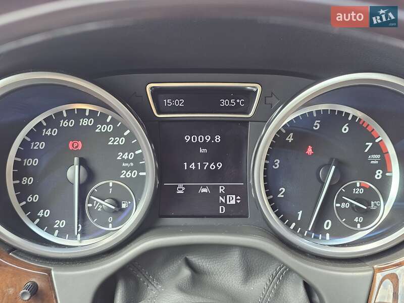 Внедорожник / Кроссовер Mercedes-Benz M-Class 2012 в Чопе