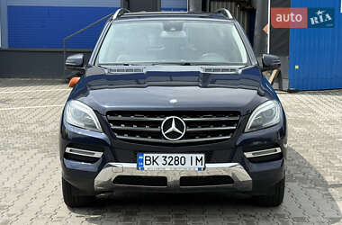 Позашляховик / Кросовер Mercedes-Benz M-Class 2014 в 