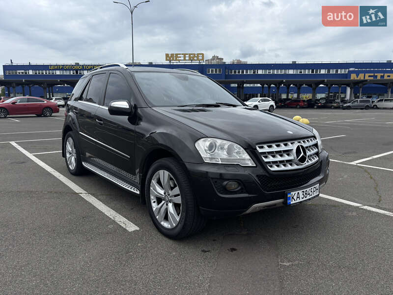 Позашляховик / Кросовер Mercedes-Benz M-Class 2010 в Києві