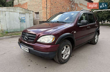 Внедорожник / Кроссовер Mercedes-Benz M-Class 1998 в 