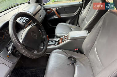 Внедорожник / Кроссовер Mercedes-Benz M-Class 1998 в 