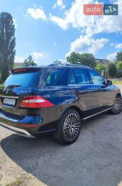 Внедорожник / Кроссовер Mercedes-Benz M-Class 2012 в 