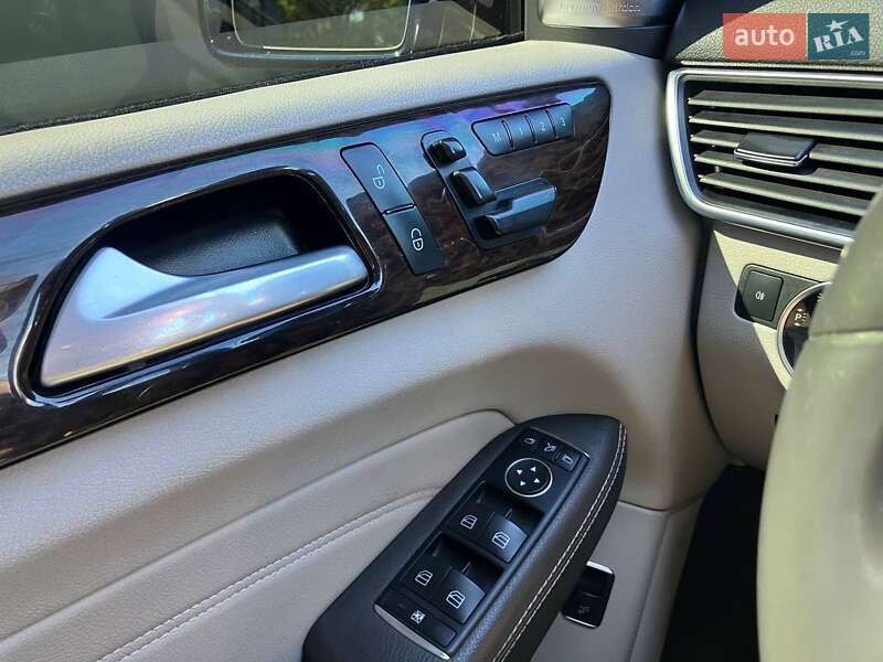 Позашляховик / Кросовер Mercedes-Benz M-Class 2013 в Львові