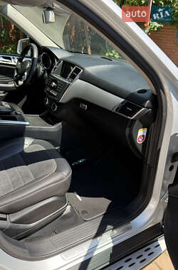 Внедорожник / Кроссовер Mercedes-Benz M-Class 2012 в 