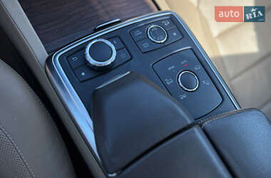 Внедорожник / Кроссовер Mercedes-Benz M-Class 2014 в 