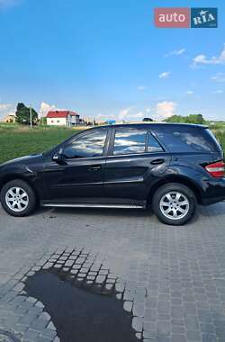 Внедорожник / Кроссовер Mercedes-Benz M-Class 2006 в 