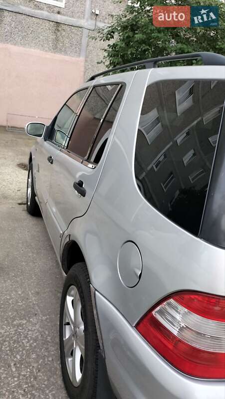 Внедорожник / Кроссовер Mercedes-Benz M-Class 2003 в Вараше