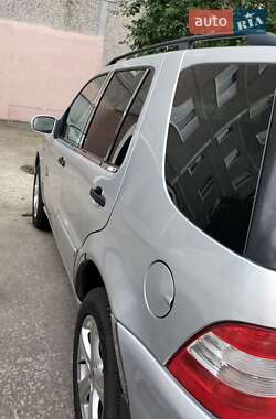 Внедорожник / Кроссовер Mercedes-Benz M-Class 2003 в 