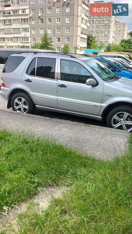 Внедорожник / Кроссовер Mercedes-Benz M-Class 2003 в Вараше