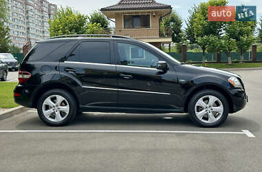 Внедорожник / Кроссовер Mercedes-Benz M-Class 2011 в 
