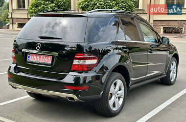 Внедорожник / Кроссовер Mercedes-Benz M-Class 2011 в 