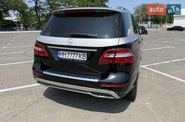 Внедорожник / Кроссовер Mercedes-Benz M-Class 2013 в 