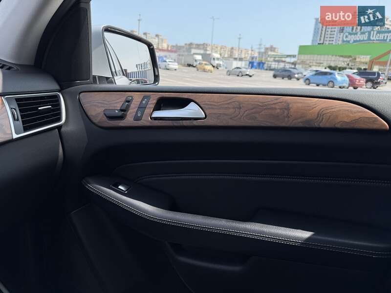 Внедорожник / Кроссовер Mercedes-Benz M-Class 2013 в Одессе