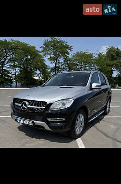 Внедорожник / Кроссовер Mercedes-Benz M-Class 2013 в 