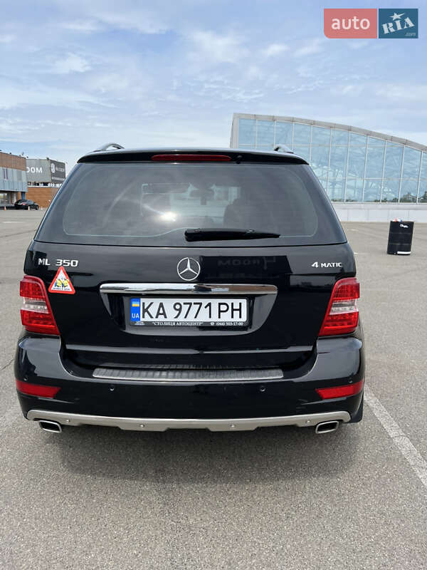 Внедорожник / Кроссовер Mercedes-Benz M-Class 2009 в Киеве