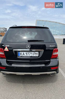 Внедорожник / Кроссовер Mercedes-Benz M-Class 2009 в 