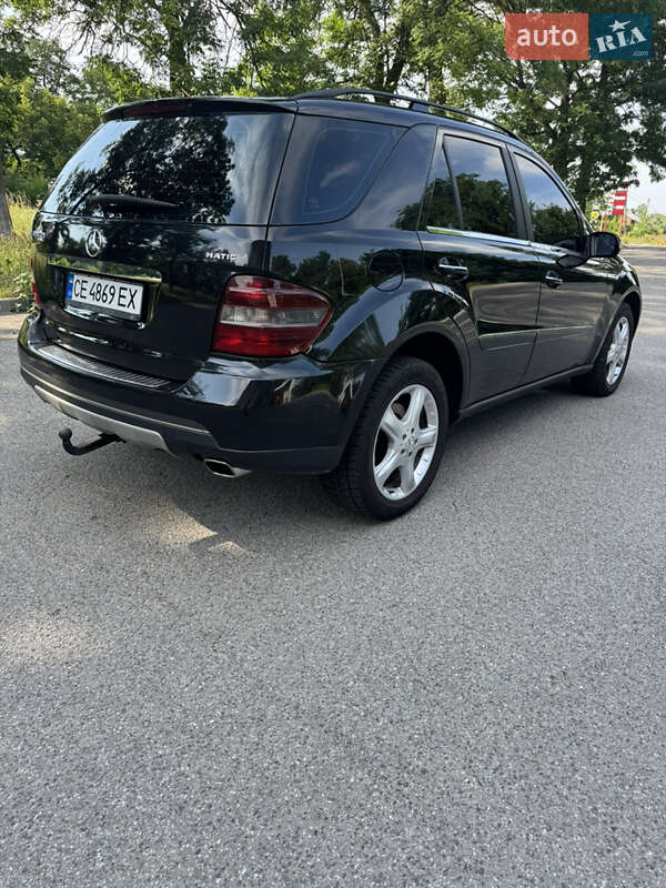 Внедорожник / Кроссовер Mercedes-Benz M-Class 2006 в Черновцах