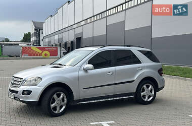 Внедорожник / Кроссовер Mercedes-Benz M-Class 2005 в 