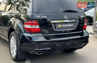 Внедорожник / Кроссовер Mercedes-Benz M-Class 2006 в 