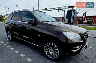 Внедорожник / Кроссовер Mercedes-Benz M-Class 2011 в Черновцах