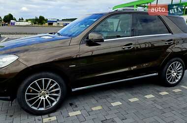 Позашляховик / Кросовер Mercedes-Benz M-Class 2011 в Чернівцях