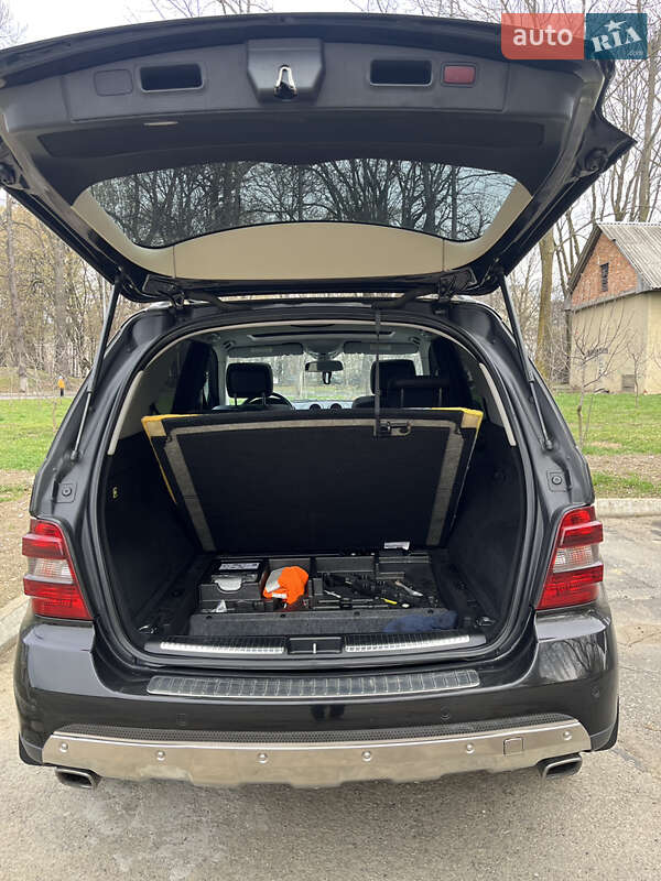 Внедорожник / Кроссовер Mercedes-Benz M-Class 2005 в Ивано-Франковске