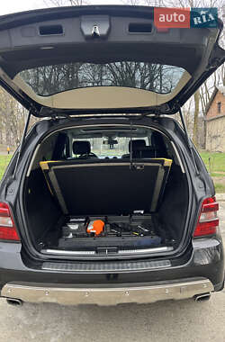 Внедорожник / Кроссовер Mercedes-Benz M-Class 2005 в 