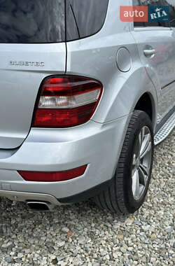 Внедорожник / Кроссовер Mercedes-Benz M-Class 2010 в 