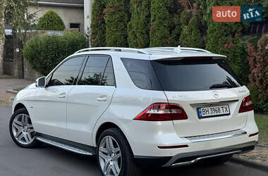 Внедорожник / Кроссовер Mercedes-Benz M-Class 2011 в 