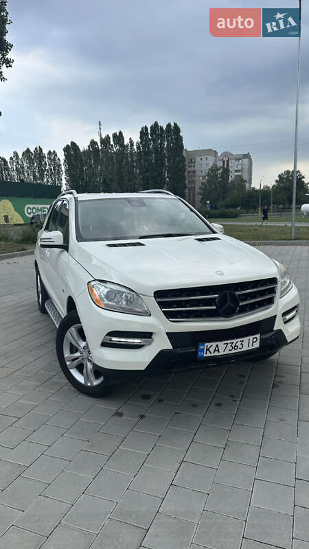 Внедорожник / Кроссовер Mercedes-Benz M-Class 2011 в 