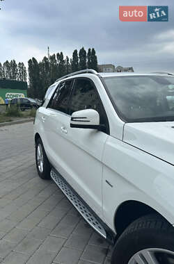 Внедорожник / Кроссовер Mercedes-Benz M-Class 2011 в 