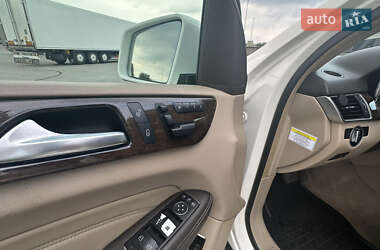 Внедорожник / Кроссовер Mercedes-Benz M-Class 2011 в 