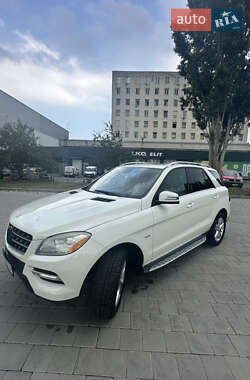 Внедорожник / Кроссовер Mercedes-Benz M-Class 2011 в 