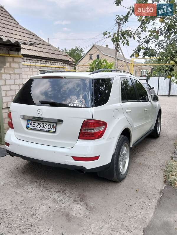 Внедорожник / Кроссовер Mercedes-Benz M-Class 2009 в Верховец