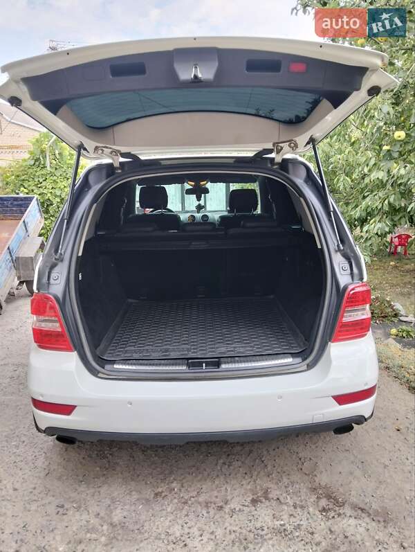 Внедорожник / Кроссовер Mercedes-Benz M-Class 2009 в Верховец