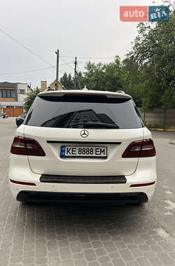 Внедорожник / Кроссовер Mercedes-Benz M-Class 2012 в 