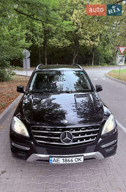Внедорожник / Кроссовер Mercedes-Benz M-Class 2015 в 