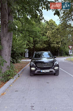 Внедорожник / Кроссовер Mercedes-Benz M-Class 2015 в 