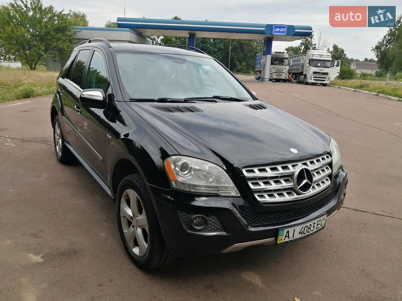 Позашляховик / Кросовер Mercedes-Benz M-Class 2010 в Шостці