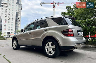 Внедорожник / Кроссовер Mercedes-Benz M-Class 2006 в 